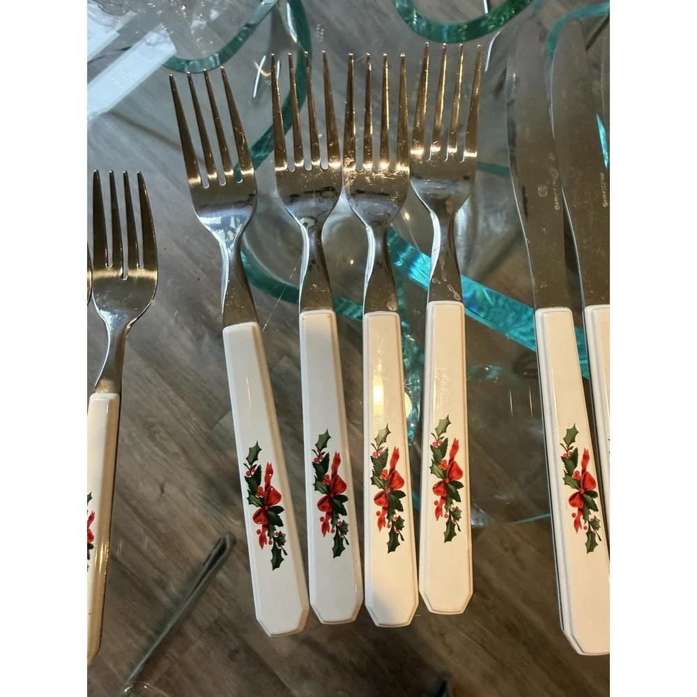 Pfaltzgraff Snow Village Christmas Flatware Service For 4  Silverware 20 Pieces